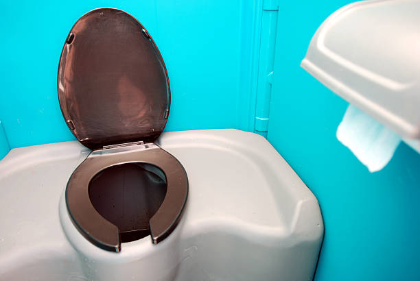 Best Porta potty rental near me  in Thompson, ND